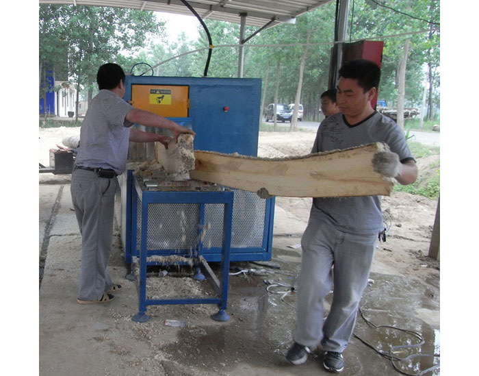 江蘇省-淮安市-楚洲區(qū)-鋸35圓木加工現(xiàn)場(chǎng)0