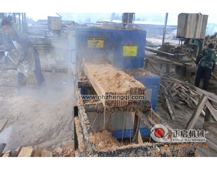 四川雅安方木加工現(xiàn)場(chǎng)4米長(zhǎng)